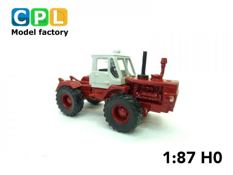 Traktor T150-K Charkiv rot - weiß ohne Motorverkleidung